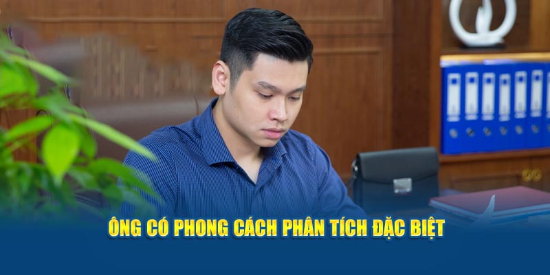 ong-co-phong-cach-phan-tich-dac-biet